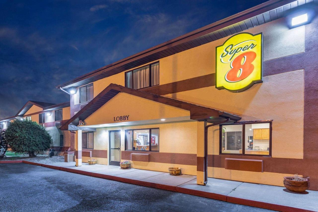 Super 8 By Wyndham Pendleton Motel Екстериор снимка